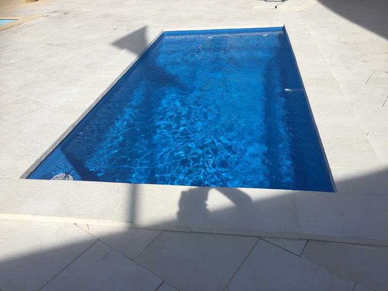 piscine coque polyester STARLITE moins de 10m2 à Vinon sur verdon 83