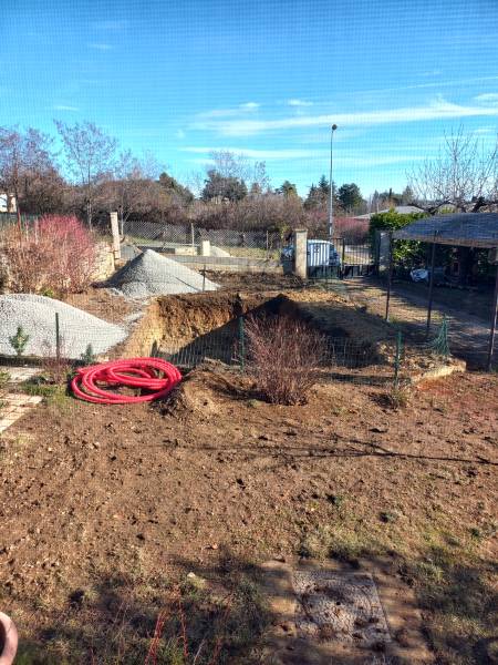 Pose Piscine Coque Prête au Bain à Saint-Étienne-les-Orgues (04)