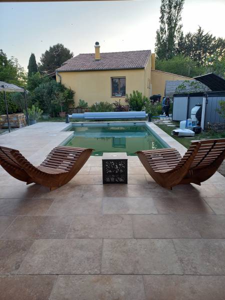 Pose Piscine Coque Prête au Bain à Saint-Étienne-les-Orgues (04)