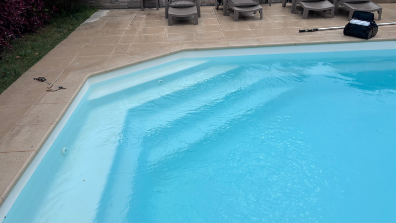 Retour sur 20 ans de bonheur avec la piscine Tanzanite à Manosque installée par notre équipe