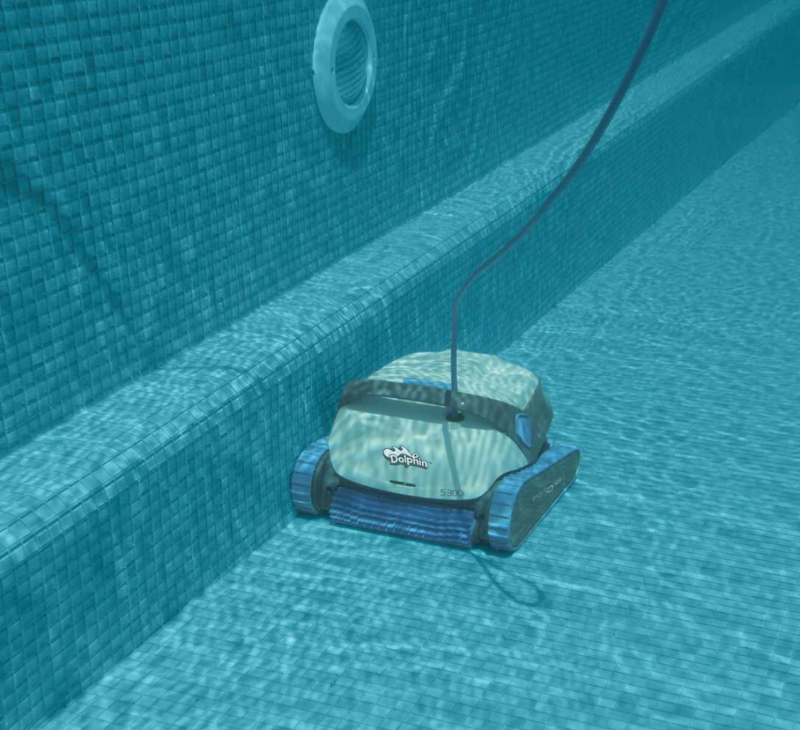 Robot piscine S300i Maytronics Dolphin électrique connecté, nettoie le fond les parois et la ligne d'eau en autonomie à Manosque 04