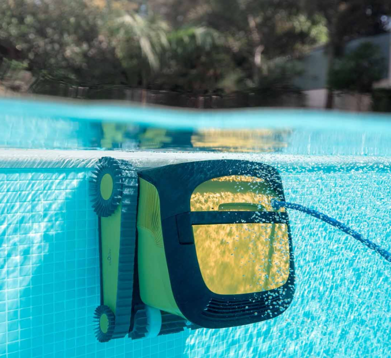 Robot Professionnel Piscine  Wave 90i Maytronics Dolphin pour bassin public collectivité jusque 20 m de long à Riez 04