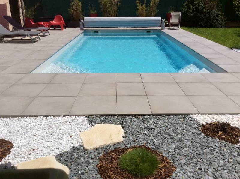 Piscine Coque Polyester à Fond Plat avec Volet Hors Sol ou Immergé modèle Célestine 9 à Villeneuve