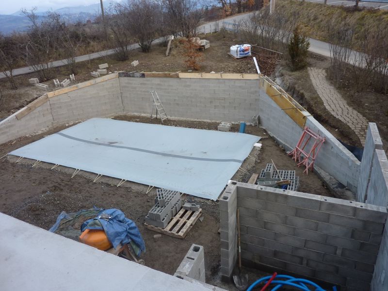 La piscine est directement hiverné