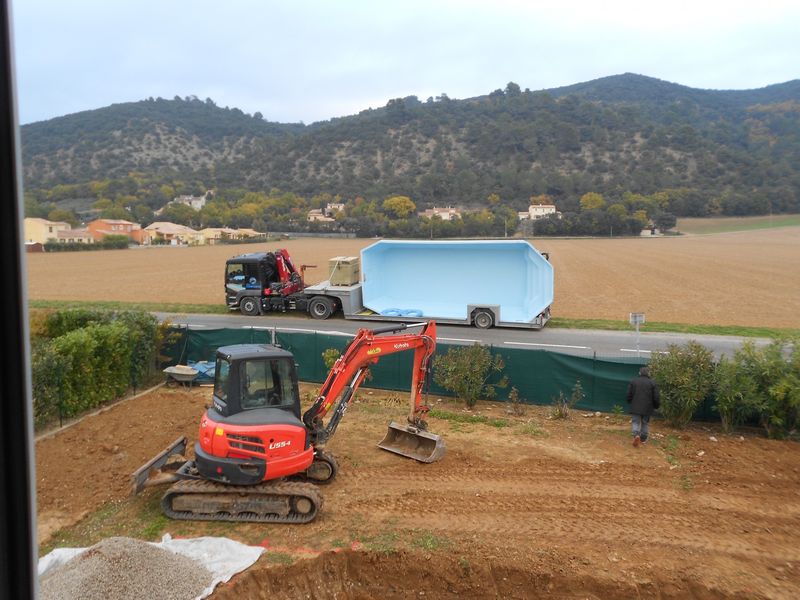 Camion grue Alliance piscines manosque